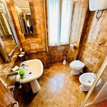 Triestina House لاديسْبولِ